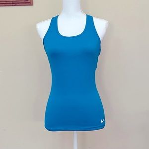 🌟 Nike tank top with sports bra